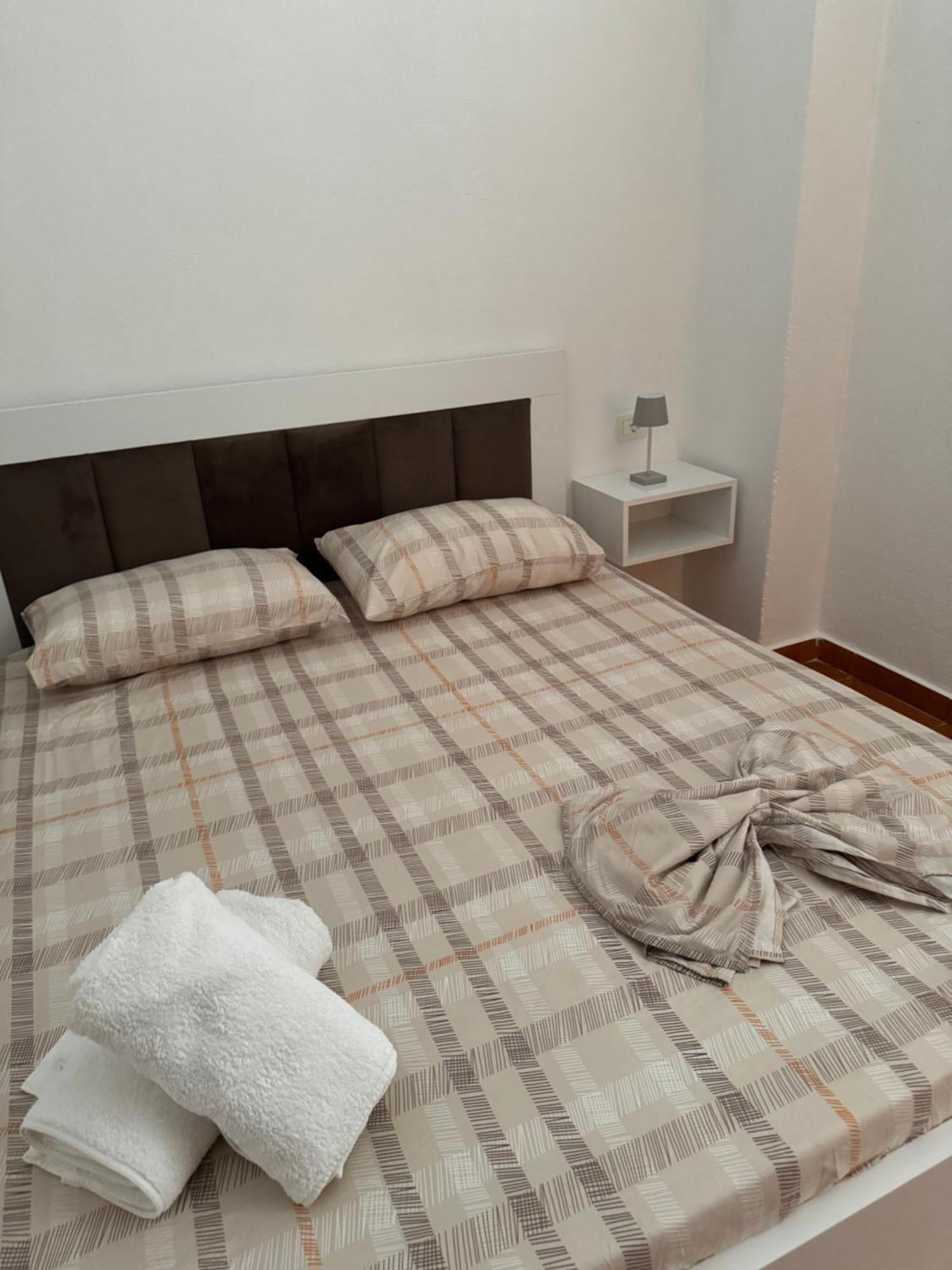 Peci Apartments Gjirokastër Eksteriør billede